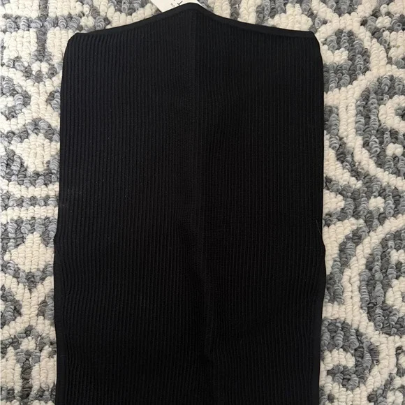 Babaton Black Sculpt Knit Top - Picture 1 of 2